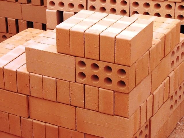Кирпич – самый активный строительный материал