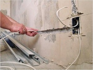 Как правильно нужно штробить стены под электропроводку?