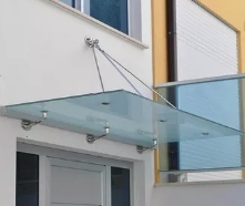 Как происходит изготовление стеклянных козырьков из закаленного стекла